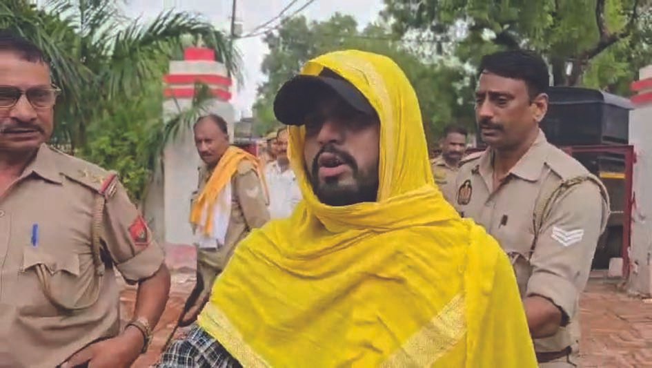 प्रदीप बिंद ने कोर्ट में किया सरेंडर दूल्हा हत्याकांड में न्यायालय में आत्मसमर्पण करने वाला आरोपी प्रदीप बिंद