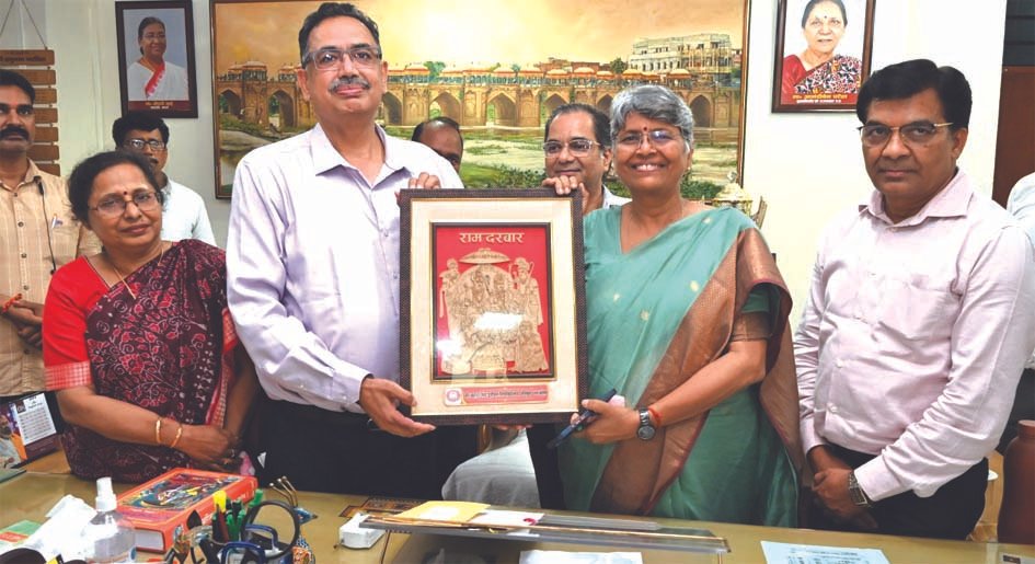 तकनीक आधारित और छात्र-केंद्रित विश्वविद्यालय बनाना प्राथमिकता : प्रो. राकेश कुमार सिंह