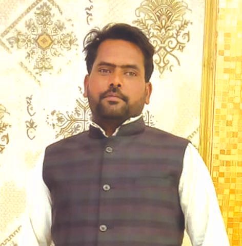 पेड़ की डाल से लटका मिला डिजिटल लाइब्रेरी संचालक का शव