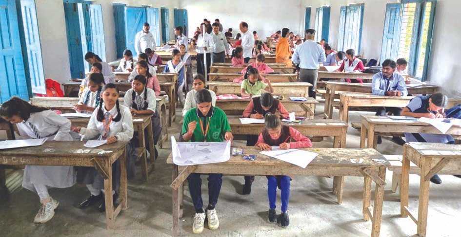 चित्रों में बच्चों ने उकेरा सपनों का भारत, भाषण में भी दिखाई प्रतिभा चित्रों में बच्चों ने उकेरा सपनों का भारत, भाषण में भी दिखाई प्रतिभा