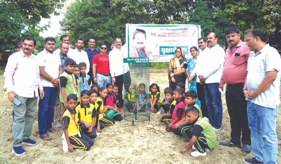 जरूरतमंदों के बीच मनाया वरिष्ठ भाजपा नेता ज्ञान प्रकाश सिंह का जन्मदिन