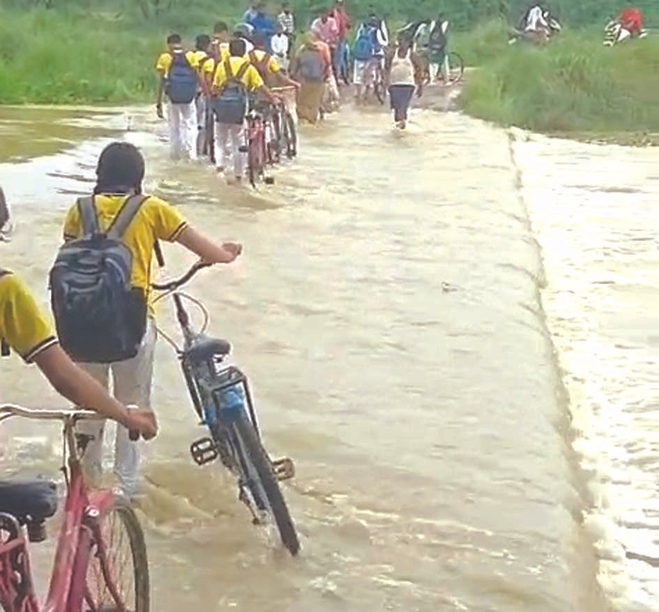 दो युवकों के लापता होने के बाद नदी में मिला एक का शव, दूसरे की तलाश जारी