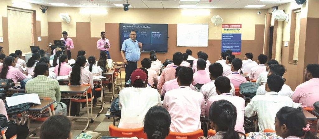 सॉफ्टवेयर इंजीनियरिंग पर छात्रों ने किया प्रस्तुतीकरण, व्यावहारिक प्रयोग पर जोर सॉफ्टवेयर इंजीनियरिंग पर छात्रों ने किया प्रस्तुतीकरण, व्यावहारिक प्रयोग पर जोर