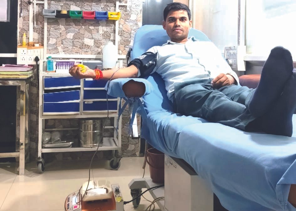 रक्तदान कर लोक जन सेवा फाउंडेशन के अध्यक्ष ने दिया जागरूकता का संदेश