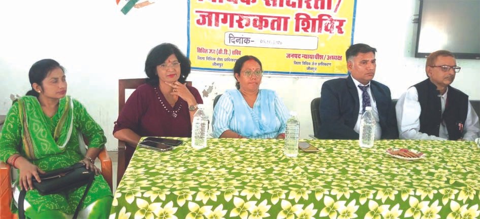 बालिकाओं को सर्वाइकल कैंसर और विधिक सेवाओं के प्रति किया जागरूक