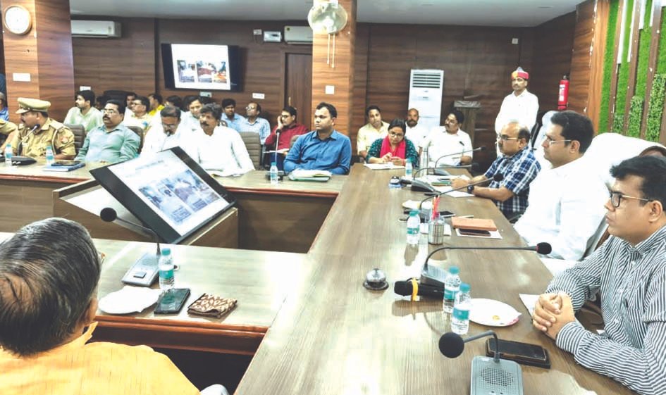 दुर्गा पूजा पंडालों में सीसीटीवी और अग्निशमन यंत्र अनिवार्य