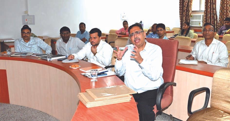 विद्यार्थियों को रोजगारपरक एवं व्यावहारिक शिक्षा दें : कुलपति