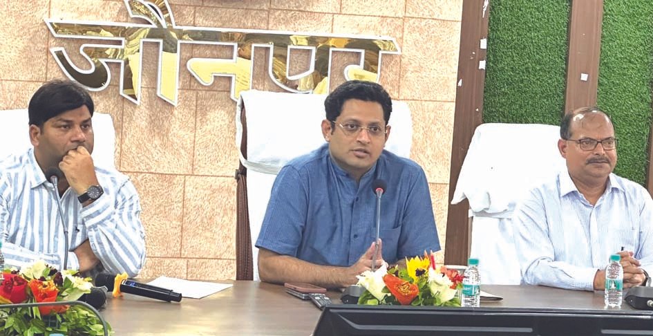 जनगणना तैयारियों को समय से पूरा करने के निर्देशप्रशिक्षण, कार्मिक चयन और संसाधनों की व्यवस्था समय से पूरी करने को कहा