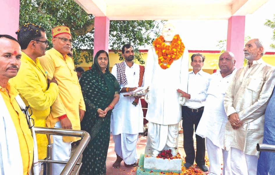 सांसद निधि से बने सोलर प्लांट, ओपन जिम व आधुनिक शौचालय का लोकार्पण